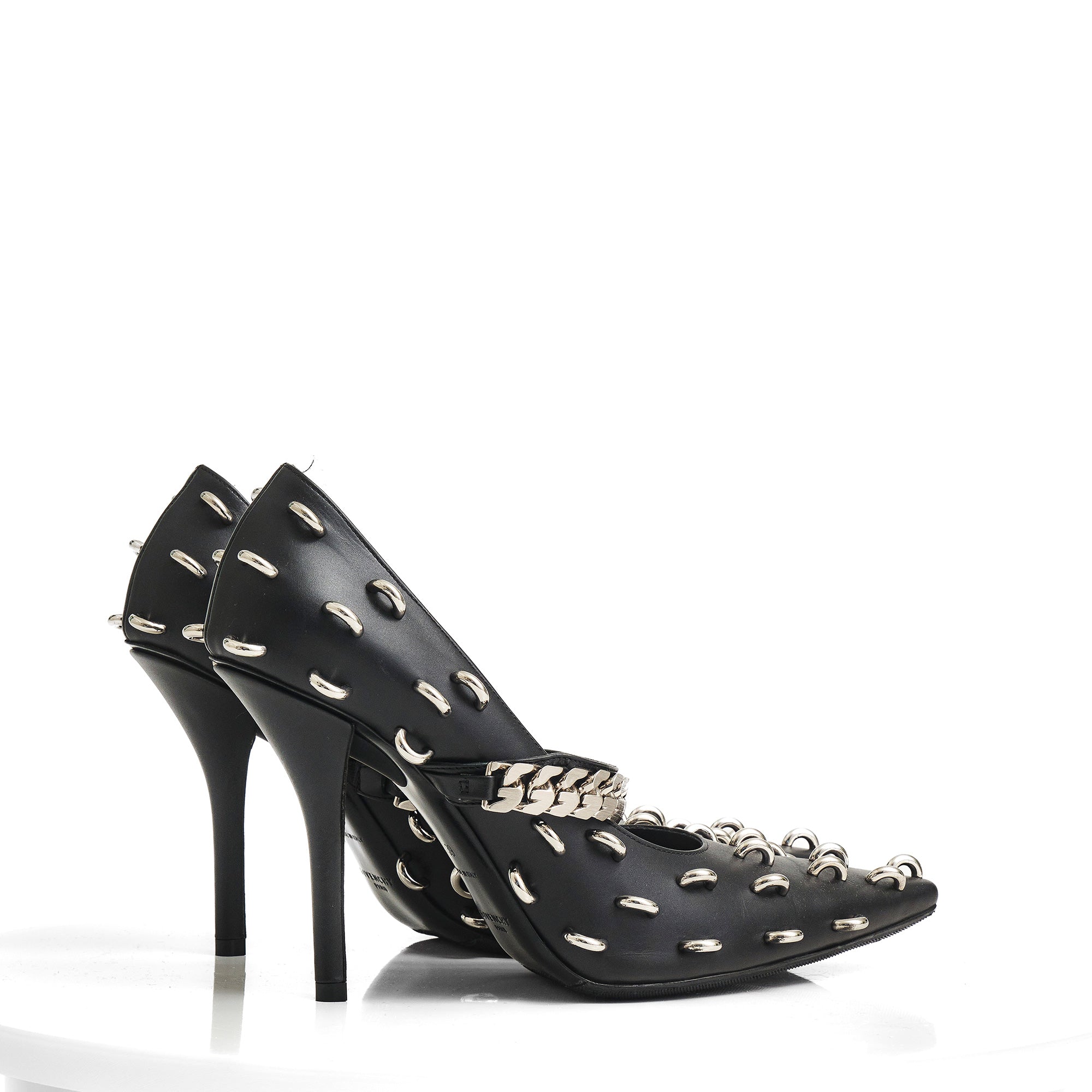 Décolleté da spettacolo con dettaglio in metallo nero di Givenchy