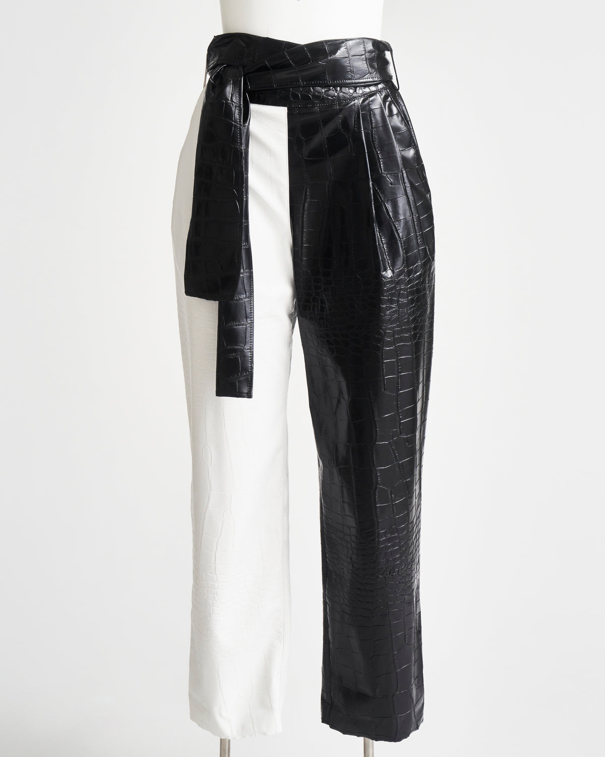 Pantaloni effetto coccodrillo